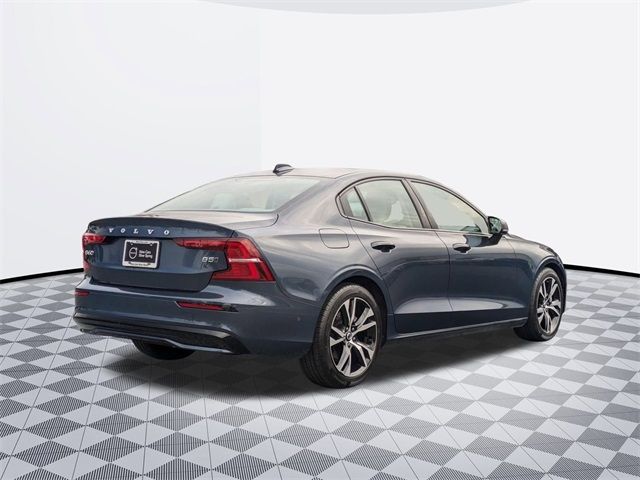 2024 Volvo S60 Plus Dark Theme