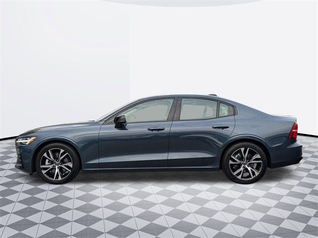 2024 Volvo S60 Plus Dark Theme