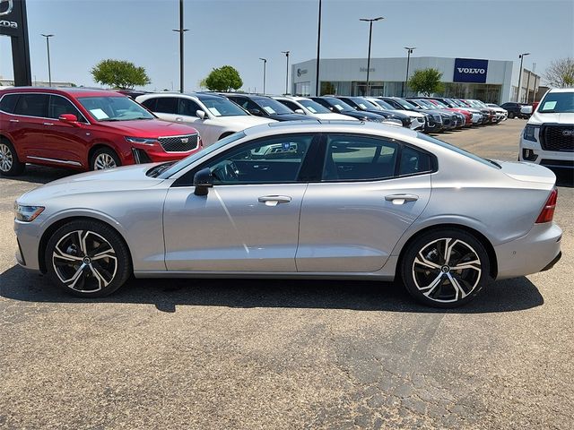 2024 Volvo S60 Plus Dark Theme