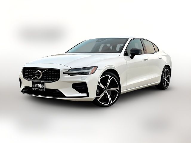 2024 Volvo S60 Plus Dark Theme