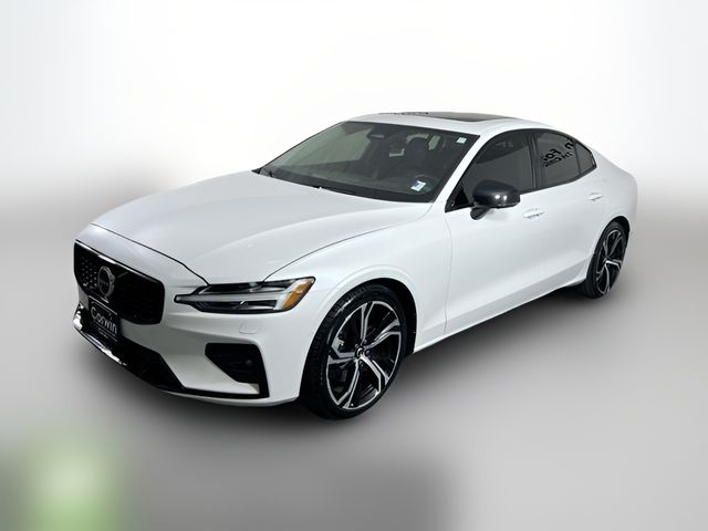 2024 Volvo S60 Plus Dark Theme