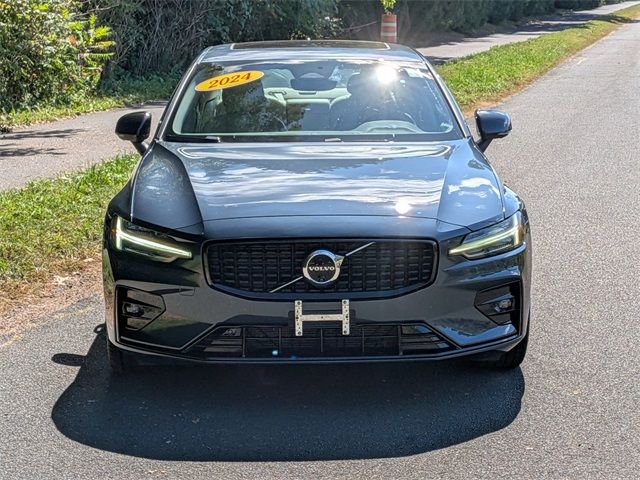 2024 Volvo S60 Plus Dark Theme