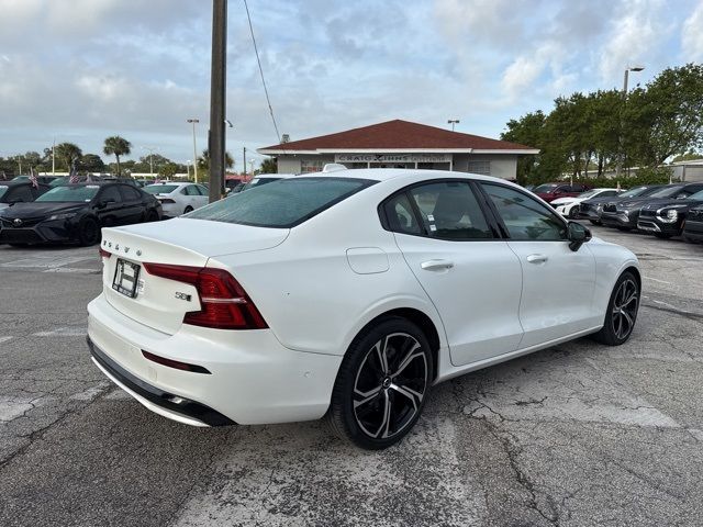 2024 Volvo S60 Plus Dark Theme