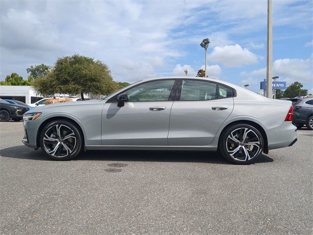 2024 Volvo S60 Plus Dark Theme