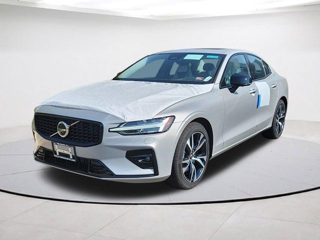 2024 Volvo S60 Plus Dark Theme