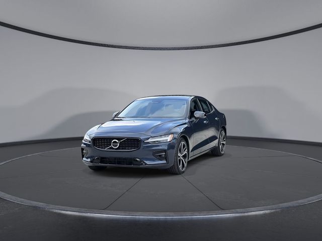 2024 Volvo S60 Plus Dark Theme