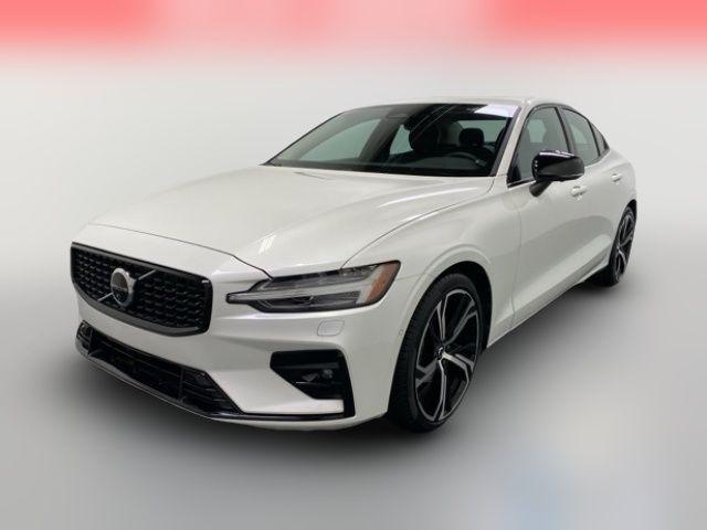 2024 Volvo S60 Plus Dark Theme