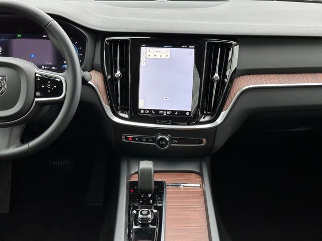 2024 Volvo S60 Plus Dark Theme