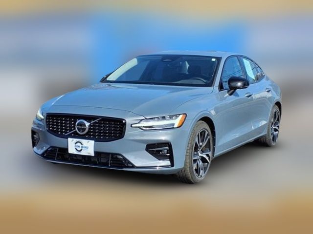 2024 Volvo S60 Plus Dark Theme