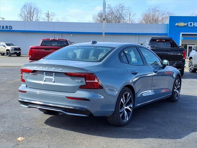 2024 Volvo S60 Plus Dark Theme