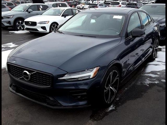 2024 Volvo S60 Plus Dark Theme