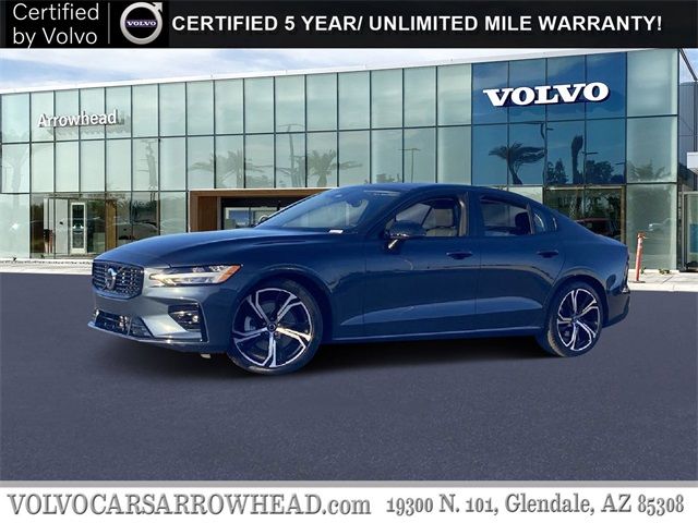 2024 Volvo S60 Plus Dark Theme