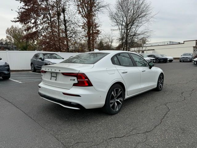 2024 Volvo S60 Plus Dark Theme