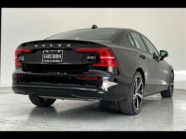 2024 Volvo S60 Plus Dark Theme