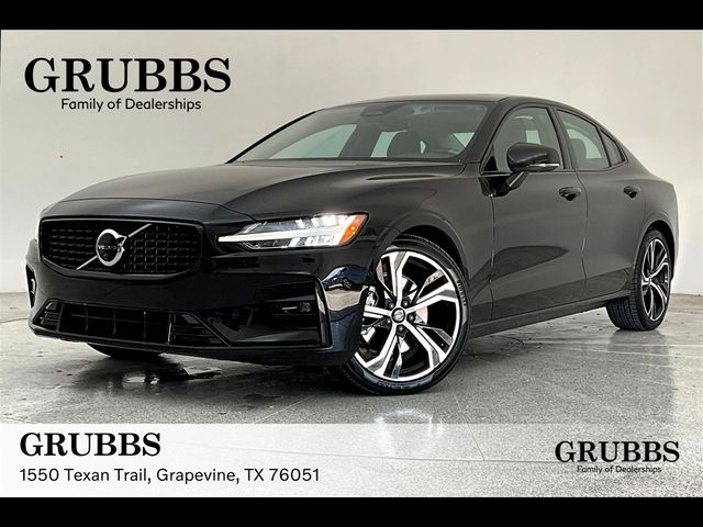 2024 Volvo S60 Plus Dark Theme