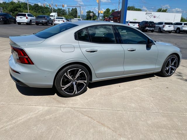 2024 Volvo S60 Plus Dark Theme