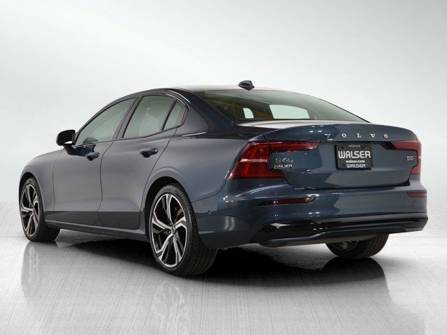 2024 Volvo S60 Plus Dark Theme