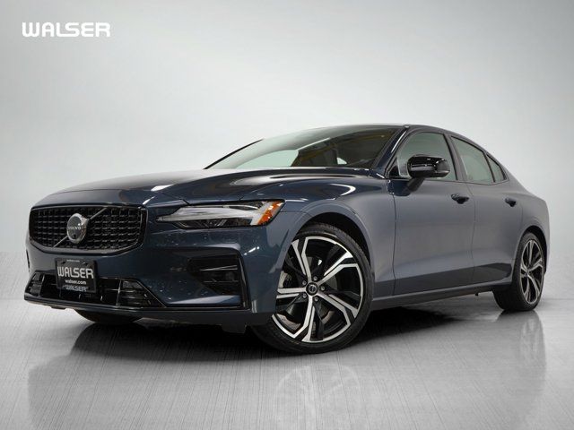 2024 Volvo S60 Plus Dark Theme