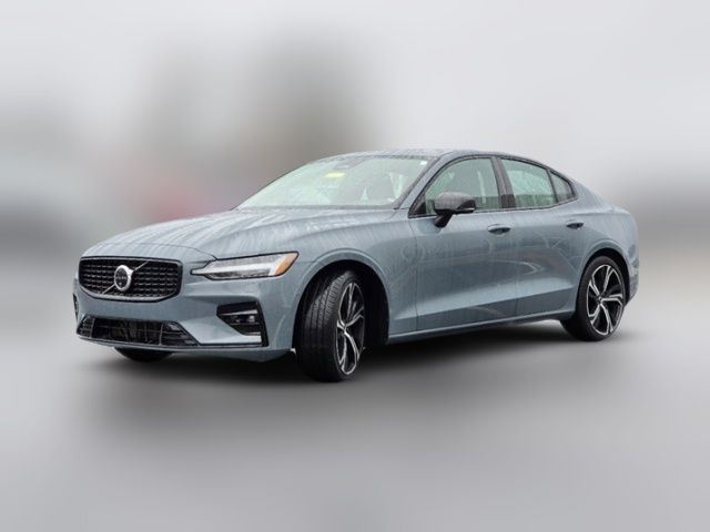 2024 Volvo S60 Plus Dark Theme