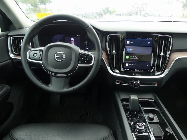 2024 Volvo S60 Plus Dark Theme