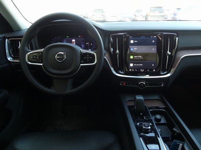 2024 Volvo S60 Plus Dark Theme