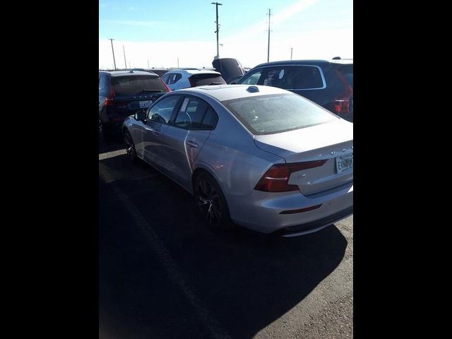 2024 Volvo S60 Plus Dark Theme