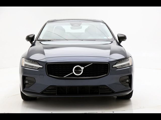 2024 Volvo S60 Plus Dark Theme