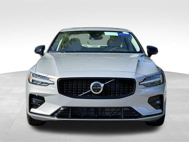 2024 Volvo S60 Plus Dark Theme
