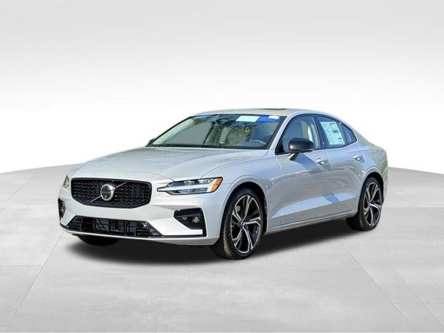 2024 Volvo S60 Plus Dark Theme