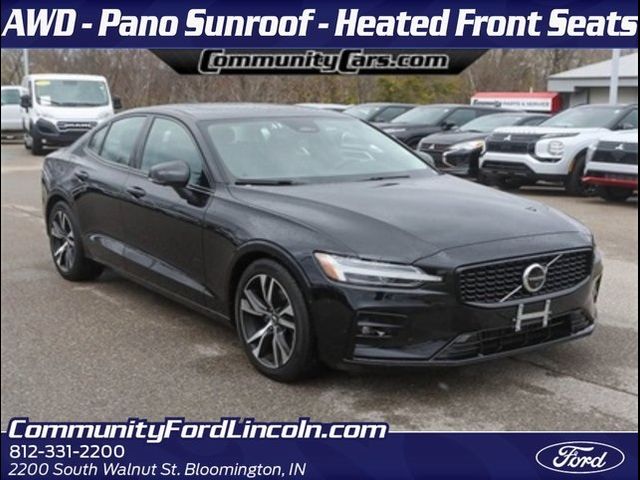 2024 Volvo S60 Plus Dark Theme