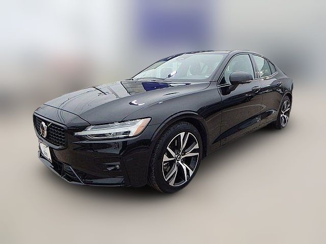 2024 Volvo S60 Plus Dark Theme