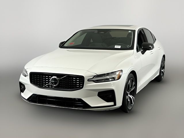 2024 Volvo S60 Plus Dark Theme