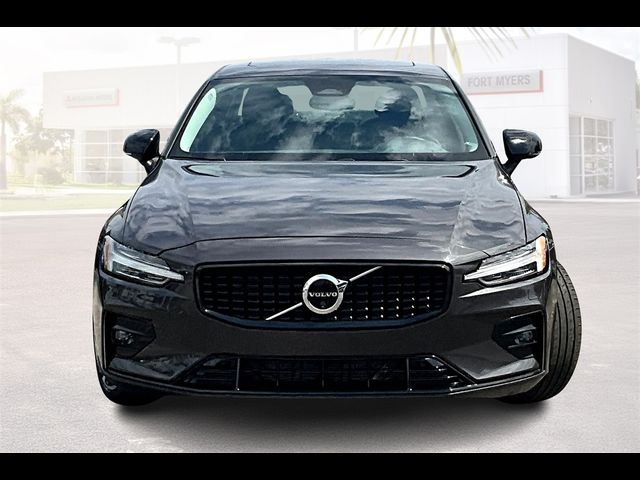 2024 Volvo S60 Plus Dark Theme