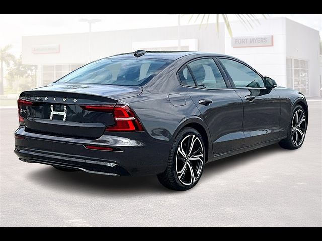 2024 Volvo S60 Plus Dark Theme