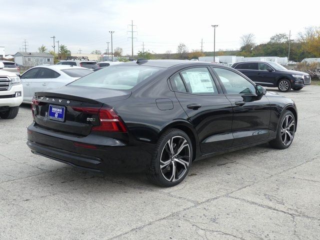 2024 Volvo S60 Plus Dark Theme