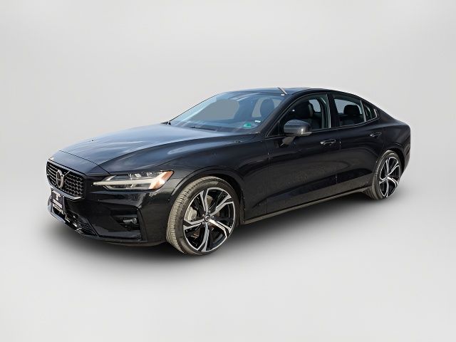 2024 Volvo S60 Plus Dark Theme