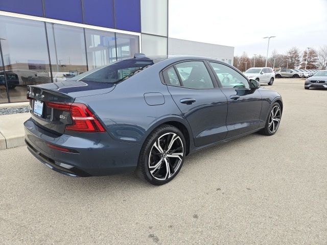 2024 Volvo S60 Plus Dark Theme