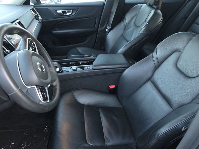 2024 Volvo S60 Plus Dark Theme