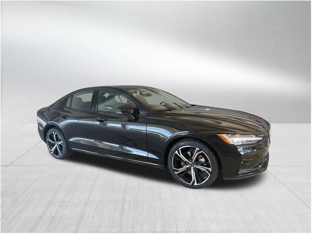 2024 Volvo S60 Plus Dark Theme