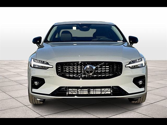 2024 Volvo S60 Plus Dark Theme