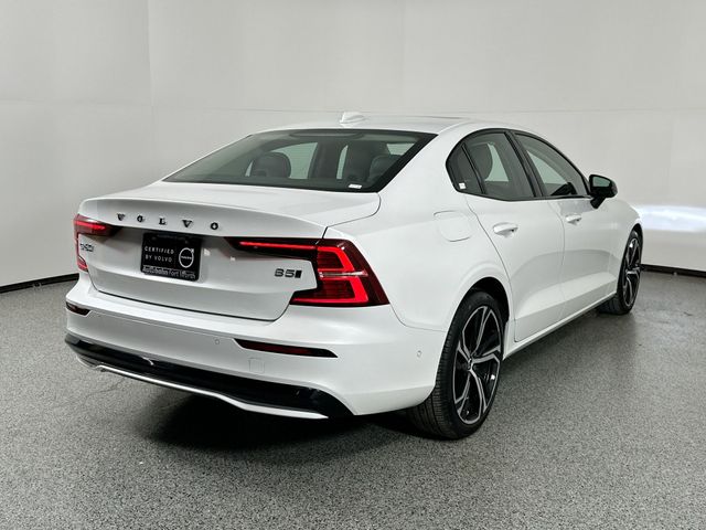 2024 Volvo S60 Plus Dark Theme