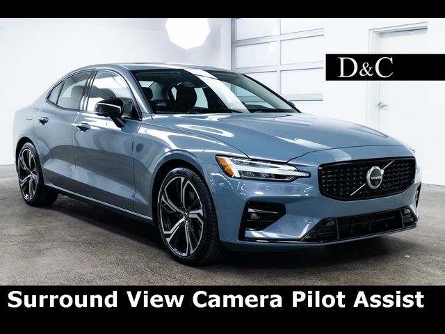 2024 Volvo S60 Plus Dark Theme