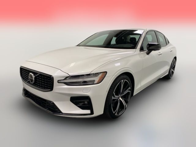 2024 Volvo S60 Plus Dark Theme