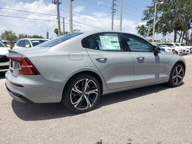 2024 Volvo S60 Plus Dark Theme