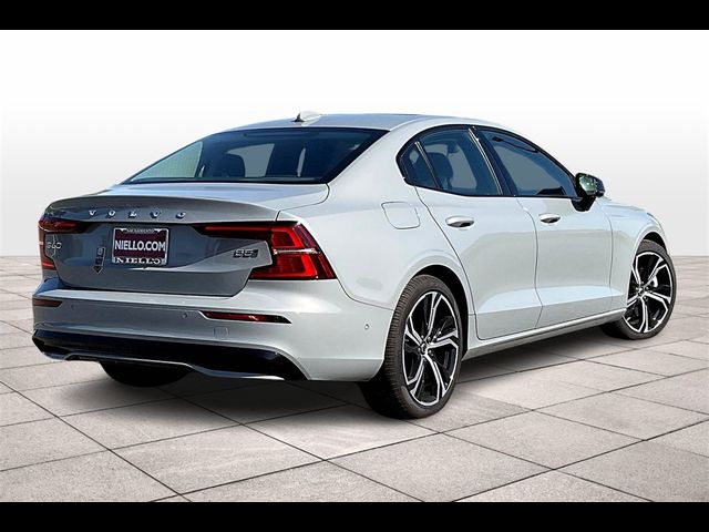 2024 Volvo S60 Plus Dark Theme