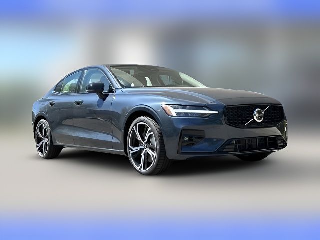 2024 Volvo S60 Plus Dark Theme