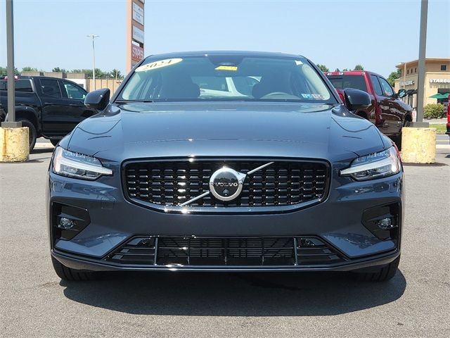 2024 Volvo S60 Plus Dark Theme