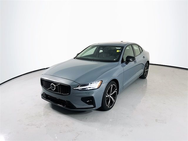 2024 Volvo S60 Plus Dark Theme