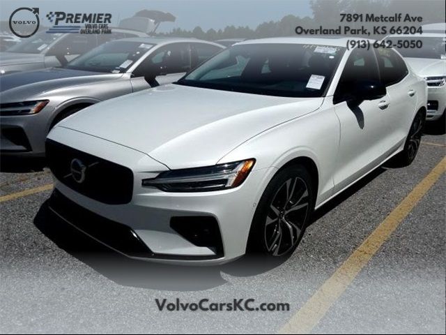 2024 Volvo S60 Plus Dark Theme