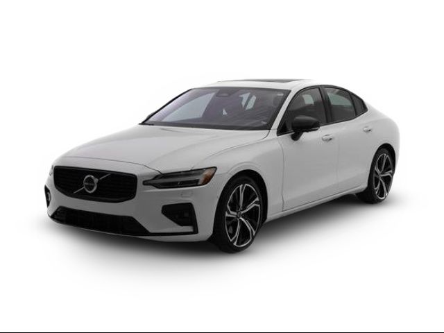 2024 Volvo S60 Plus Dark Theme